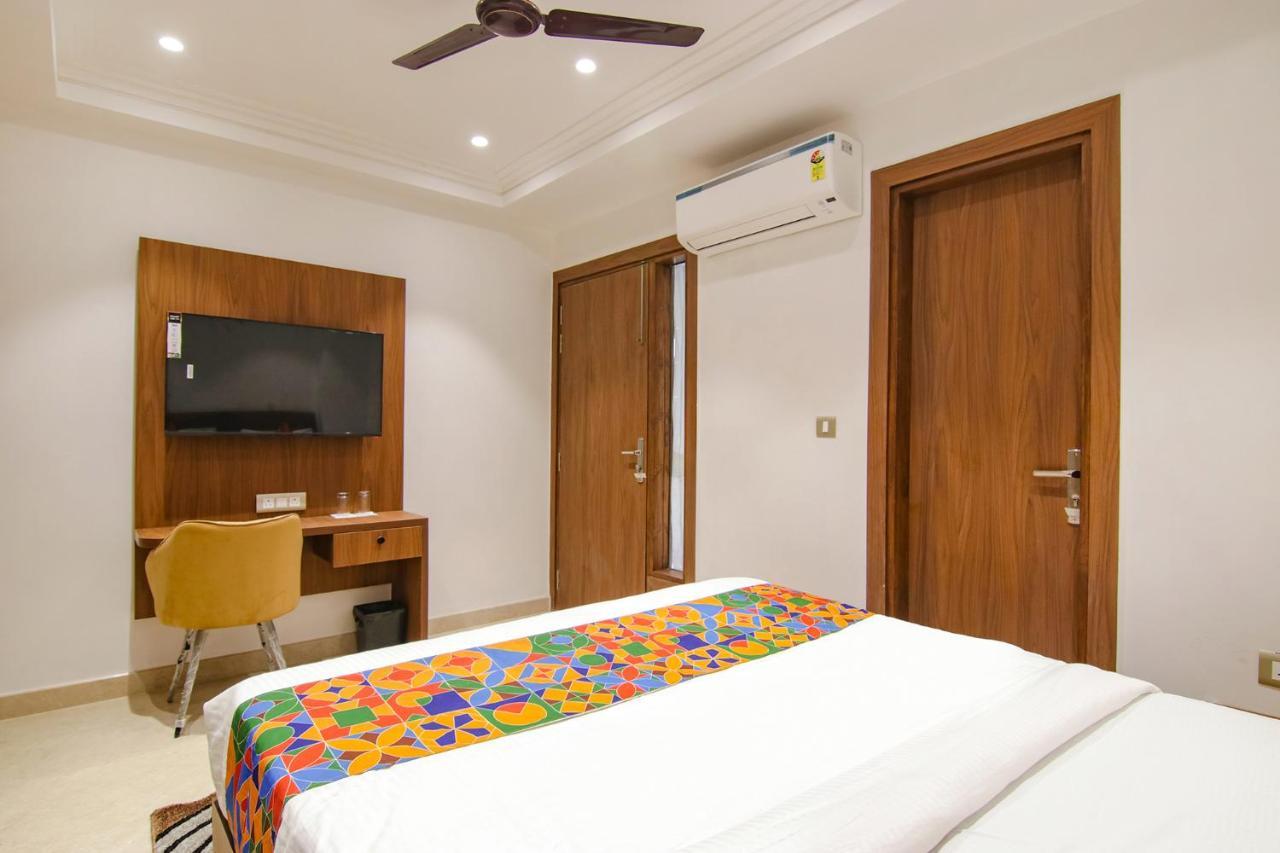 Fabhotel La Serene Bnb- Ashok Vihar Ню Делхи Екстериор снимка